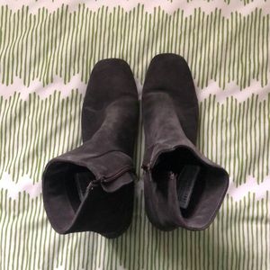 La Canadienne Jillian booties, grey, size 10
